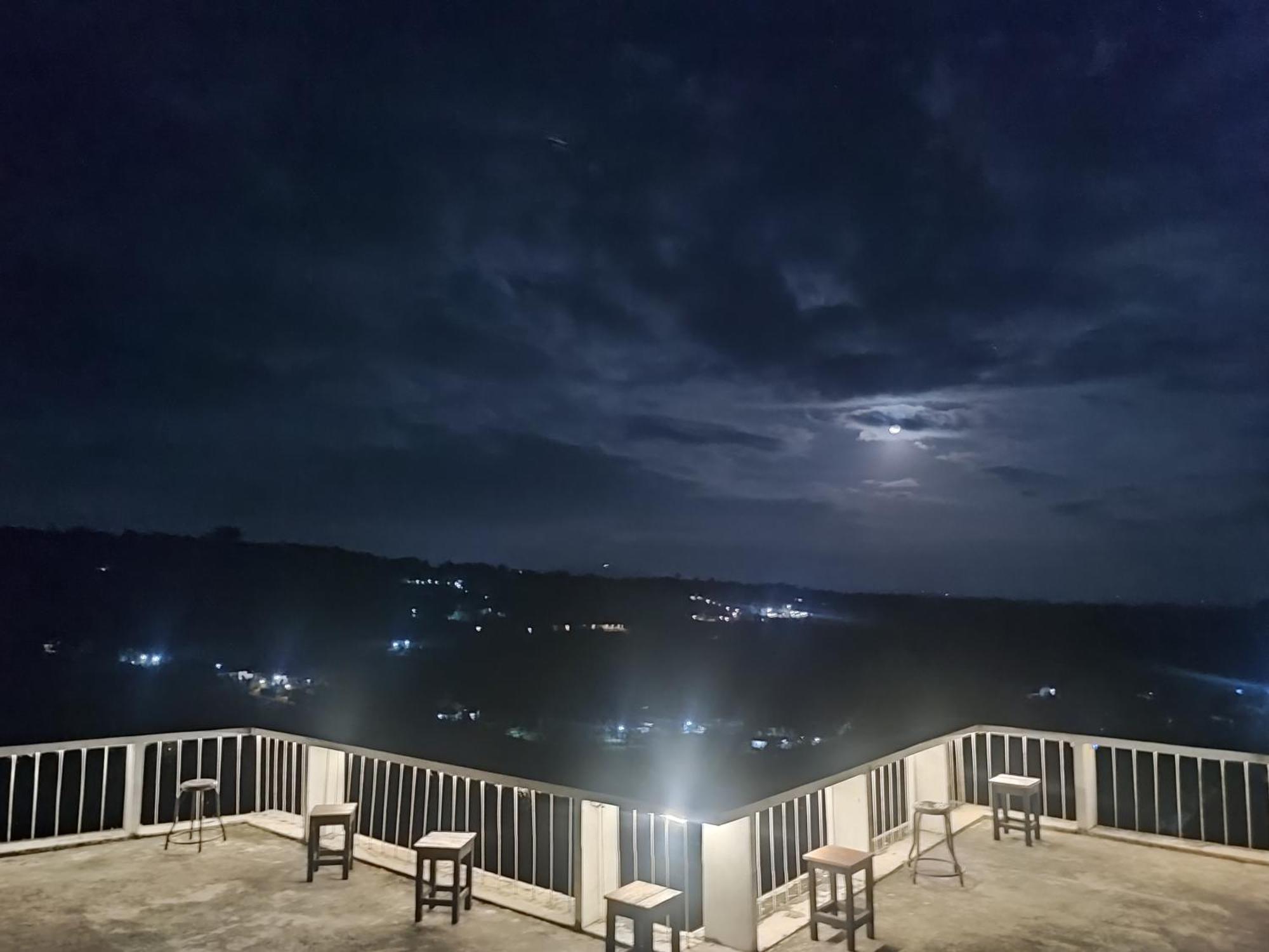Gunza Bed And Breakfast Джатилувих Экстерьер фото